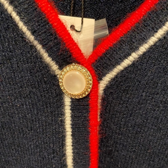 Vigoss Classic Button Down Cardigan Sweater With Pearl Gold Buttons NWT Size L - Picture 4 of 7